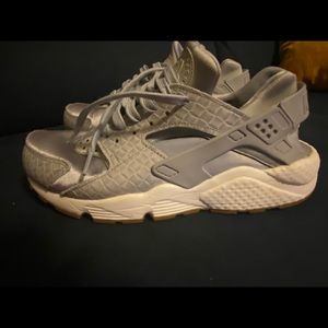 Grey women huaraches size 10